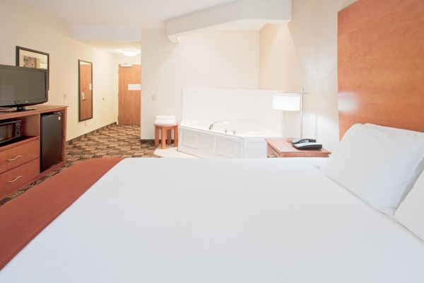 Holiday Inn Express & Suites BAINBRIDGE